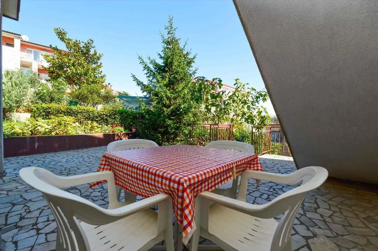 Apartment In Pula With Two-Bedrooms 7 Pjescana Uvala