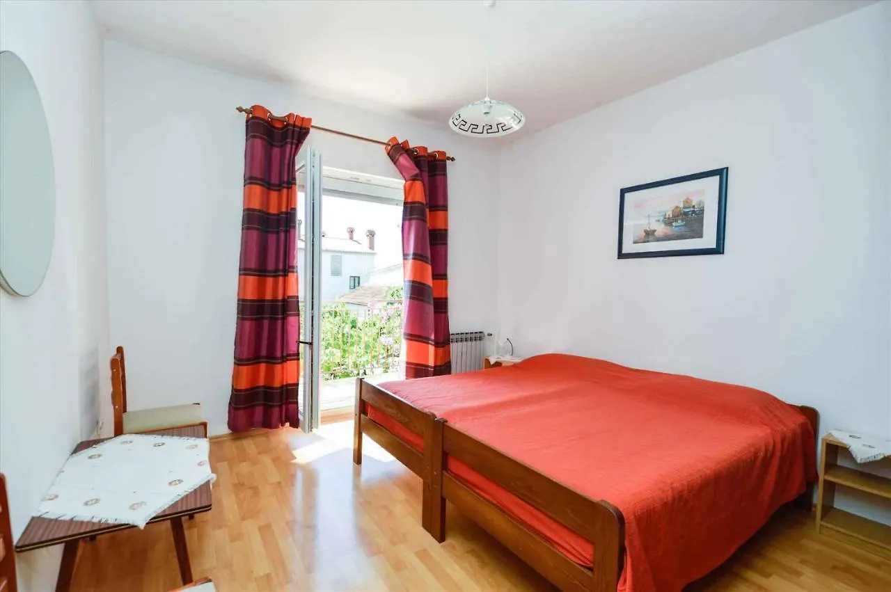 Apartment In Pula With Two-Bedrooms 7 Pjescana Uvala