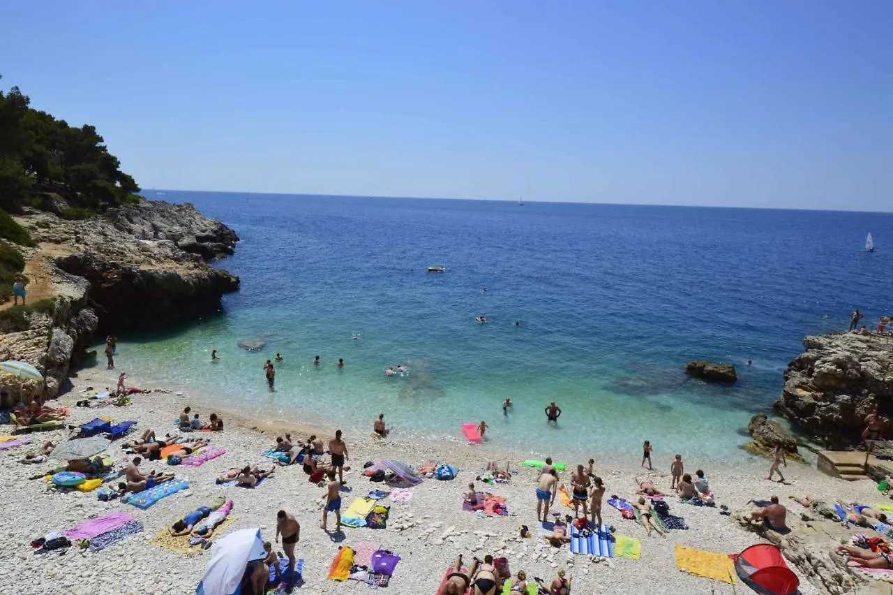Apartment In Pula With Two-Bedrooms 7 Pjescana Uvala